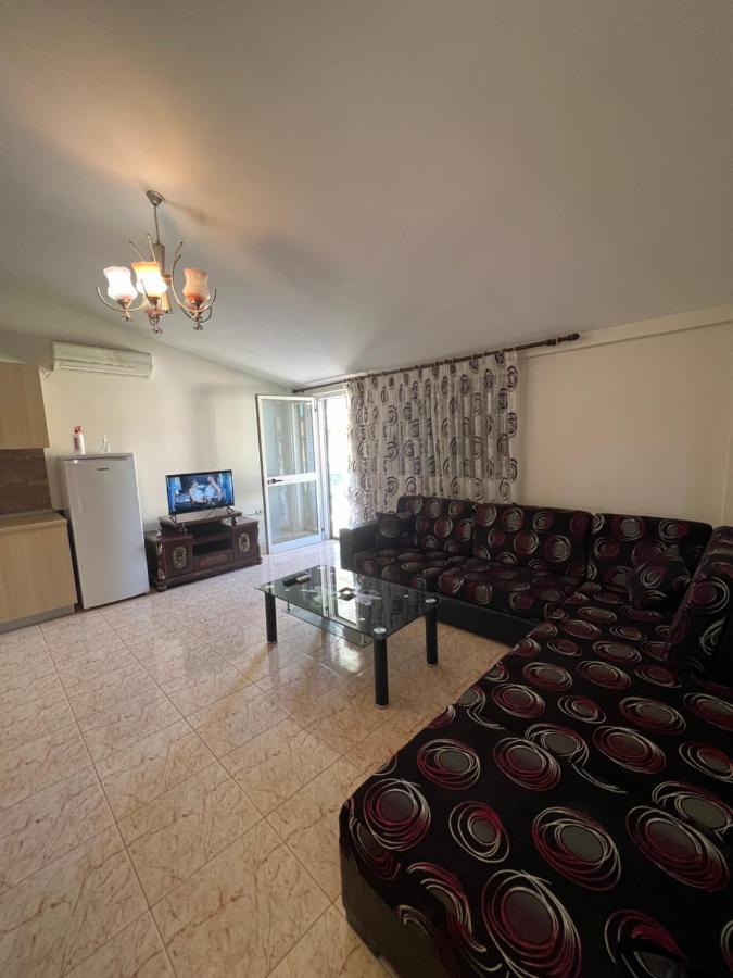 House For Rent Jurgen 度假居 Golem (Tirana)